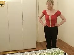 Trưởng thành MILF phim sec cha chong nang dau cho thấy âm hộ lông của mình